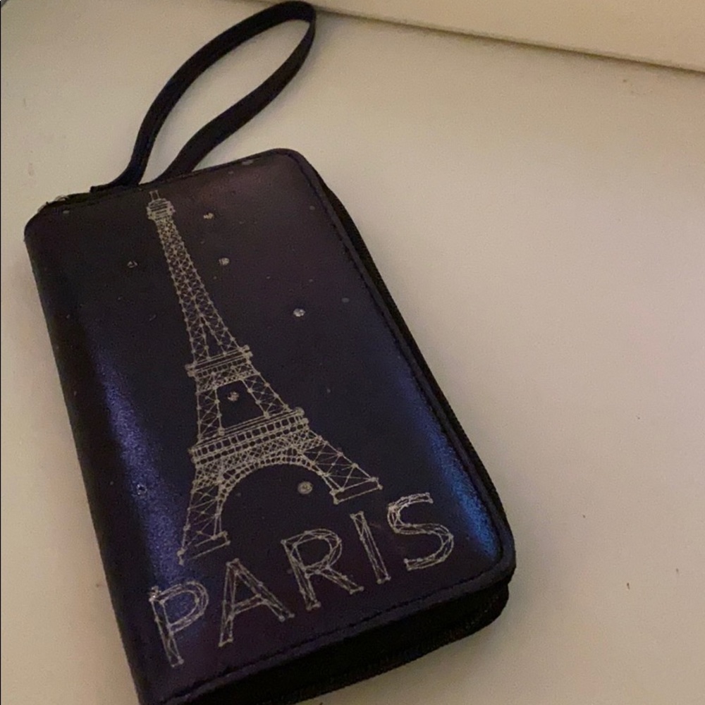 paris wallet ☺️